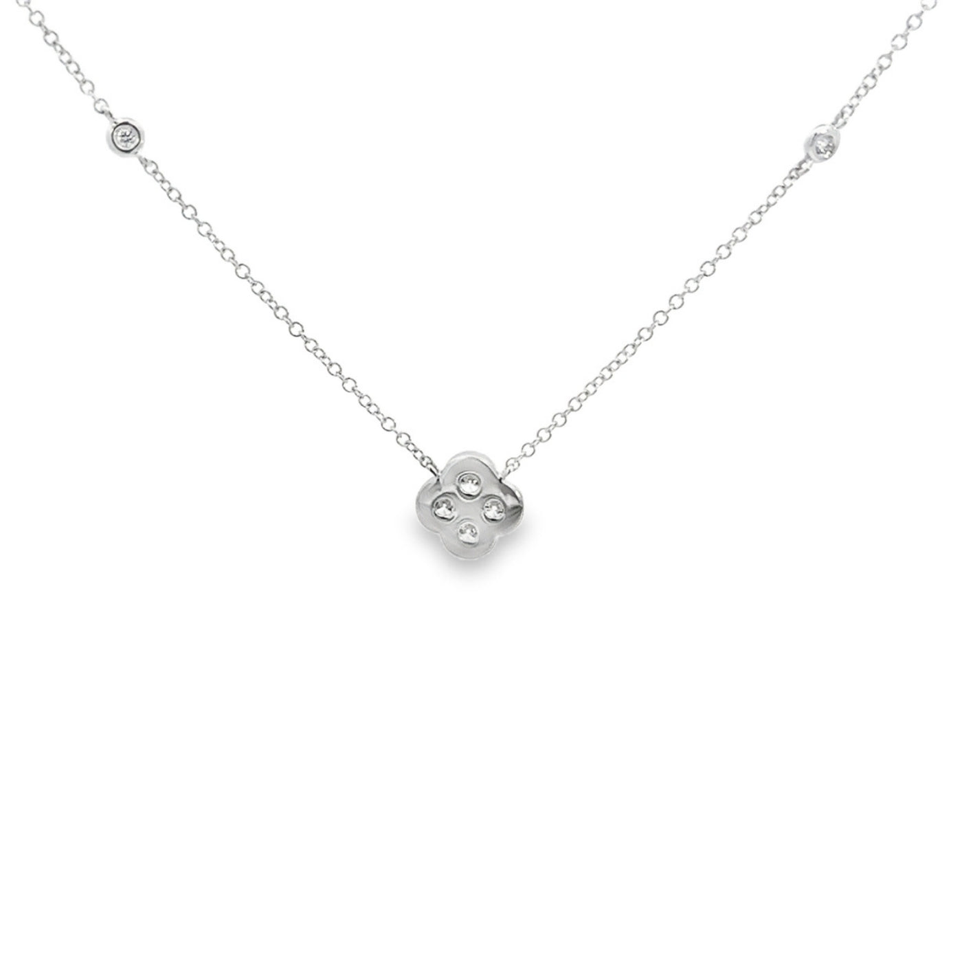 Gargantilla Flor con diamantes parte trasera