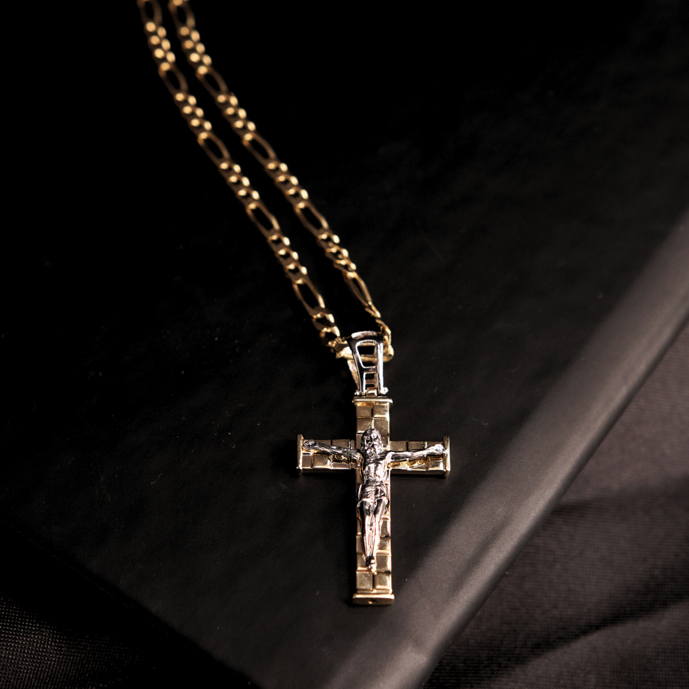 Cruz con Cristo oro Bicolor