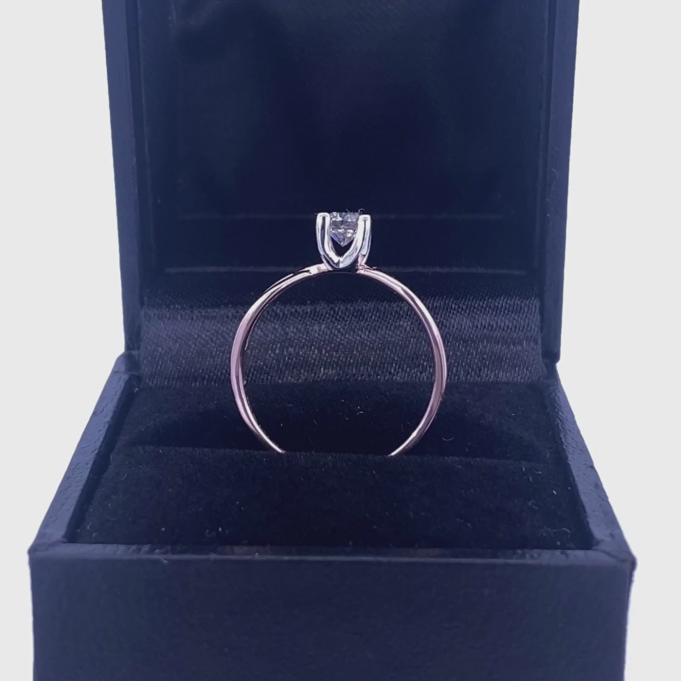 Cargar y reproducir el video en el visor de la galería, Anillo de compromiso Solang | Exclusivo Bo&Co