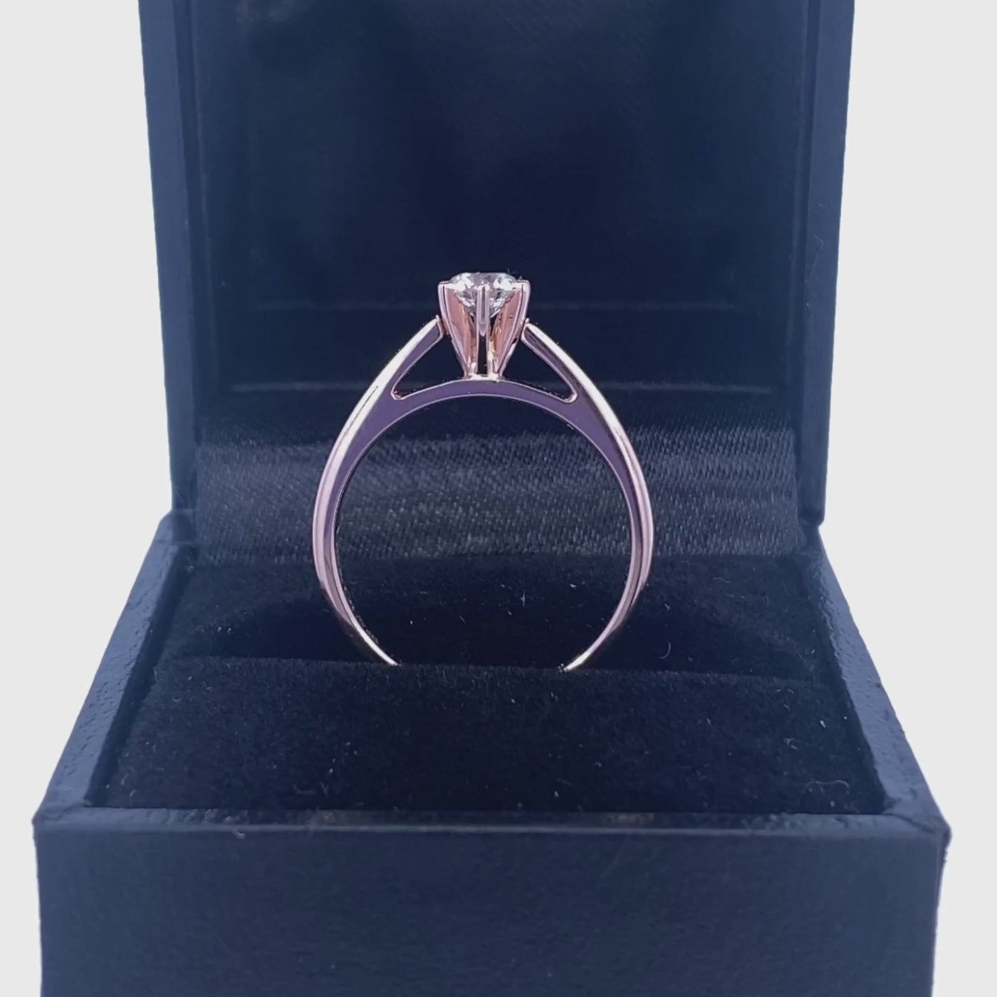 Cargar y reproducir el video en el visor de la galería, Anillo de compromiso Sutil | Exclusivo Bo&Co