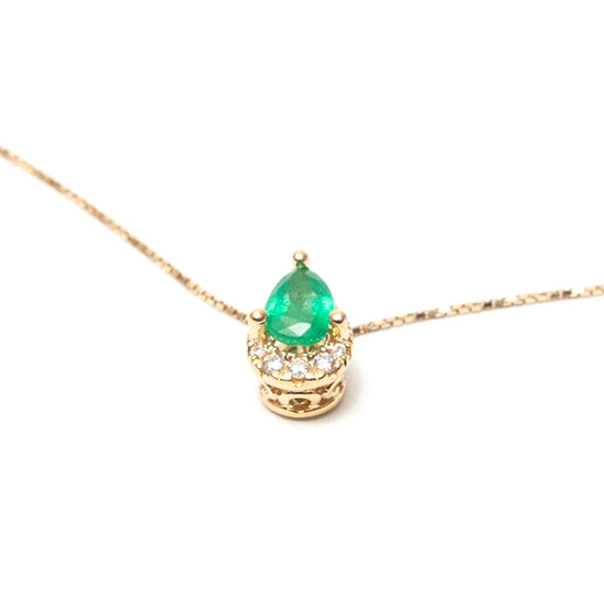 Dije con cadena esmeralda corte pera y diamantes | Bo&Co