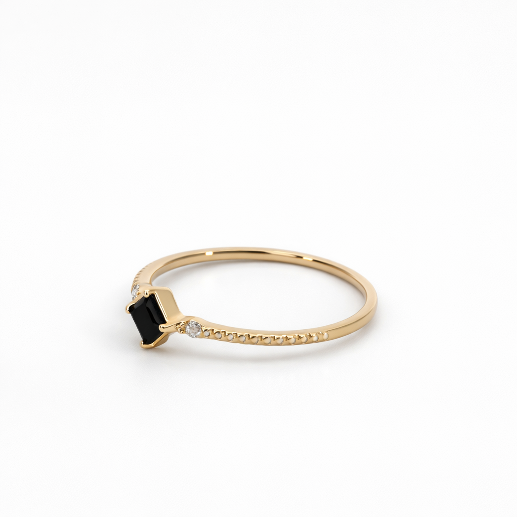 Anillo Cleo Oro 14K con Zafiro Corte Princess