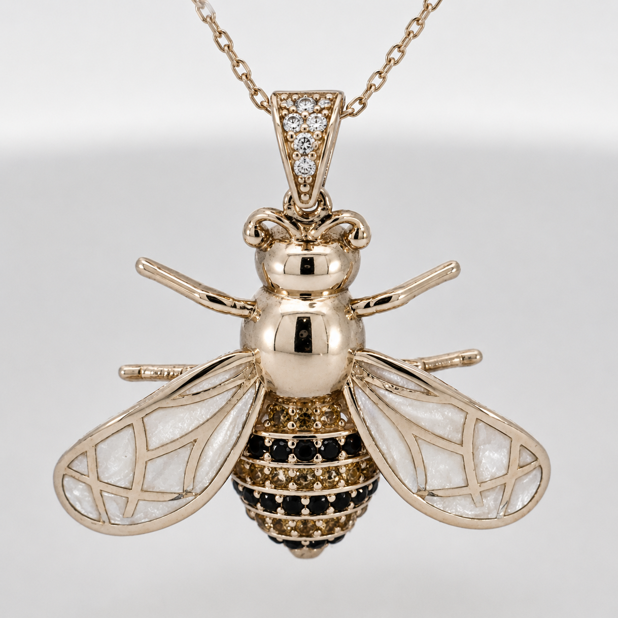 Dije de Abeja con Cadena de Oro 14K