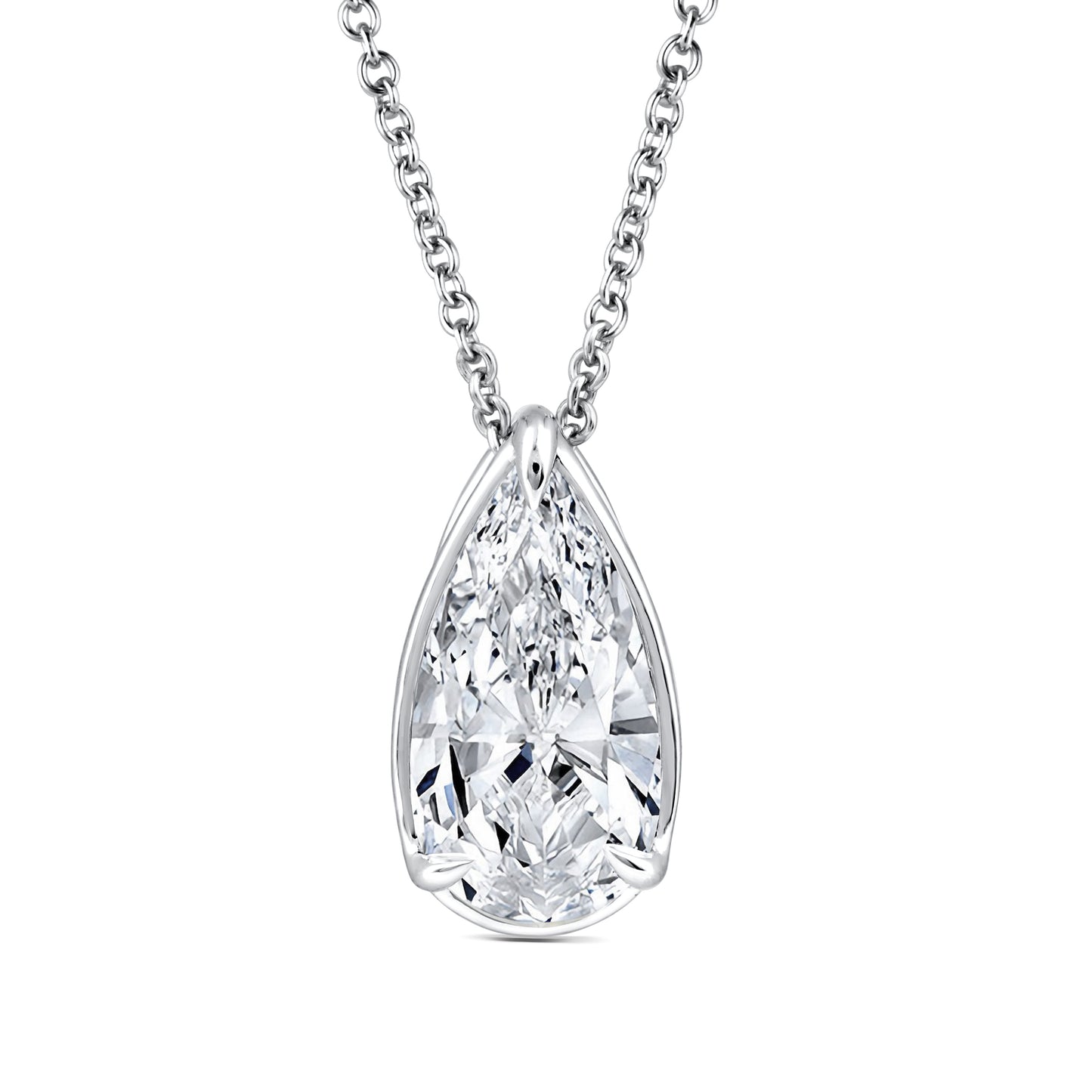 Dije con cadena de oro blanco 14K y diamante Lab Grown de 1.5 quilates en corte pera largo