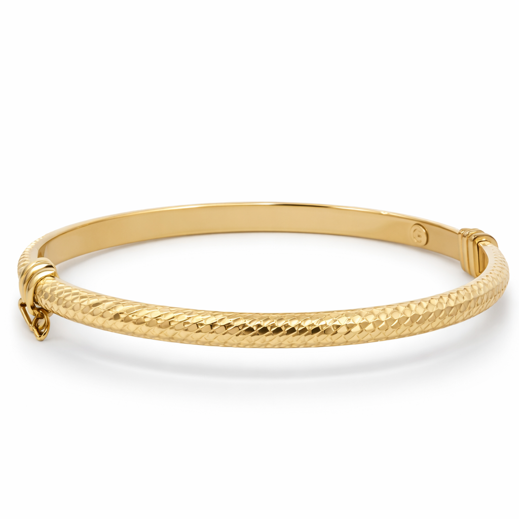 Pulsera rígida de oro amarillo 14K con textura tipo tejido y cierre seguro