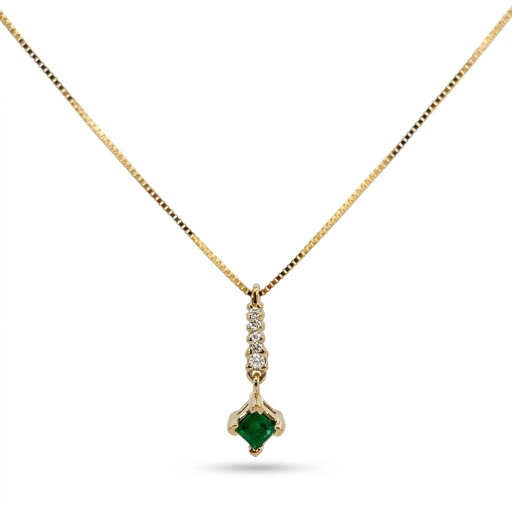 Dije con cadena Oro Amarillo 14K con Esmeralda y Diamantes Colgante