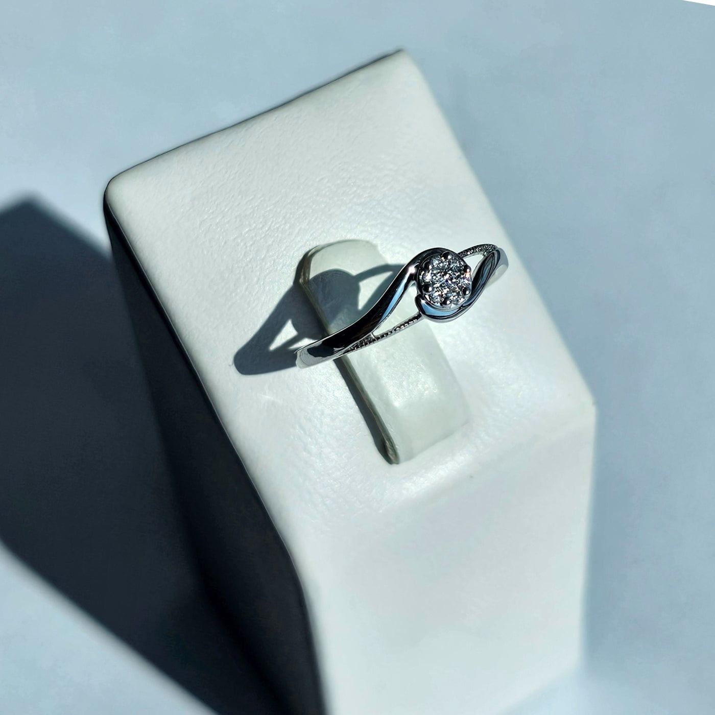 Anillo Solitario tiras cruzadas oro blanco | Bo&Co