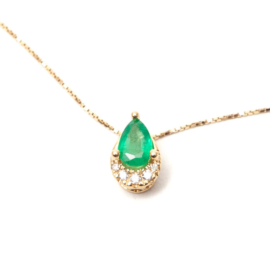 Dije con cadena esmeralda corte pera y diamantes | Bo&Co
